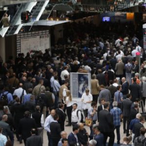 Düsseldorf, DEU. 18.06.2015. Das Metallmessen-Quartett GIFA, METEC, THERMPROCESS und NEWCAST geht vom 16. bis 20. Juni mit einem Rekordergebnis in Düsseldorf an den Start. Erstmals in der fast 60jährigen Messegeschichte haben die Veranstaltungen mit 2.214 Ausstellern die 2.000er Marke durchbrochen. Auch bei der Ausstellungsfläche gibt es einen satten Zuwachs: hier sind in diesem Jahr 86.847 Quadratmeter in den Hallen 3 bis 17 des Düsseldorfer Messegeländes belegt. Thematisch stehen in diesem Jahr Ressourcenschonung und Energieeffizienz im Fokus des Messegeschehens. Die GIFA – 13. Internationale Gießerei-Fachmesse -  präsentiert sich 2015 in Hochform mit der Bestmarke von 942 Unternehmen aus 47 Ländern auf 47.612 Quadratmetern Ausstellungsfläche in den Hallen 10 bis 13 und 15 bis 17 des Düsseldorfer Messegeländes. Auch die NEWCAST – 4. Internationale Messe für Gussprodukte - ist ein Erfolgskonzept: sie zählt in den Hallen 13 und 14 deutlich mehr Unternehmen aus Übersee, vor allem aus Asien, unter den 434 Ausstellern auf 7.025 Quadratmetern Ausstellungsfläche. Die METEC – 9. Internationale Metallurgie-Fachmesse - stellt mit 526 teilnehmenden Unternehmen aus 35 Ländern auf 21.821 Quadratmetern Ausstellungsfläche ebenfalls eine neue Bestmarke auf: Die THERMPROCESS – 11. Internationale Fachmesse für Thermoprozesstechnik - setzt in diesem Jahr mit 312 Ausstellern auf 10.389 Quadratmetern Ausstellungsfläche ihren Erfolgskurs fort. --- The metal fairs GIFA, METEC, THERMPROCESS and NEWCAST are in full swing and the four trade fairs will be reporting record figures when they are held in Düsseldorf from 16. to 20. June. For the first time in the almost 60-year history of the event, the trade fairs will be exceeding 2,000 exhibitors: a total of 2,214 have registered. The stand space booked has increased substantially too: 86,847 square metres have been reserved this year in Halls 3 to 17 of the exhibition site in Düsseldorf. The event is focussing