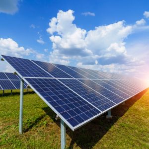 Painéis Solares na Metalomecânica: Economia, Ecologia e Oportunidades para Empresas